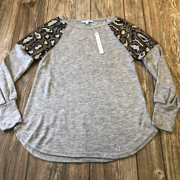 She + Sky Sweaters - Nwt She + Sky Leopard Sequin Gray Sweater Small